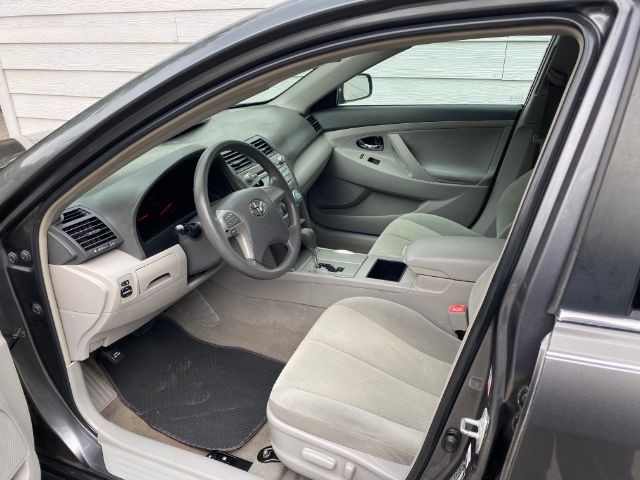 Toyota Camry Vehicle Image 04