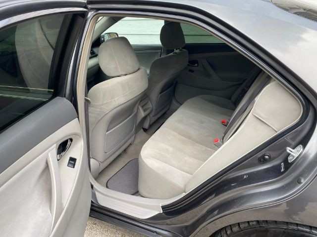 Toyota Camry Vehicle Image 05