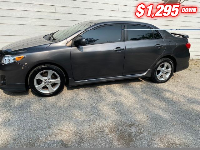 Toyota Corolla Vehicle Image 02