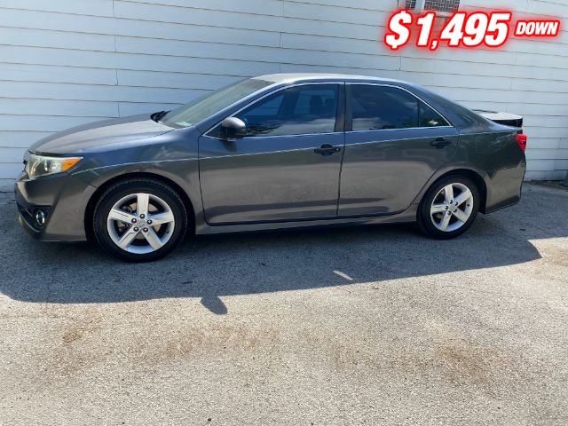 Toyota Camry Vehicle Image 02