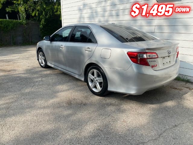Toyota Camry Vehicle Image 03