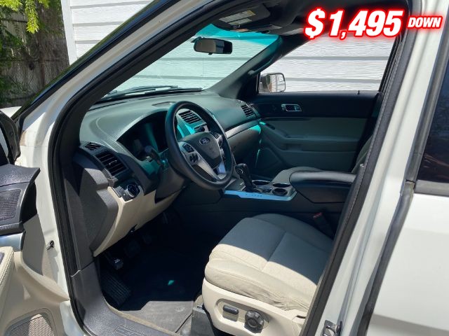 Ford Explorer Vehicle Image 06