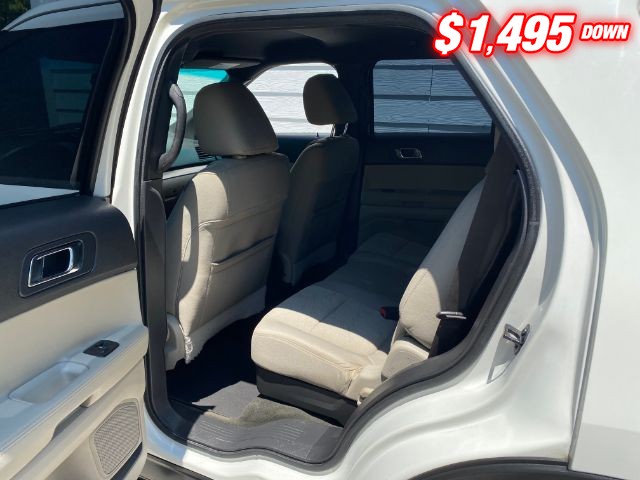 Ford Explorer Vehicle Image 07