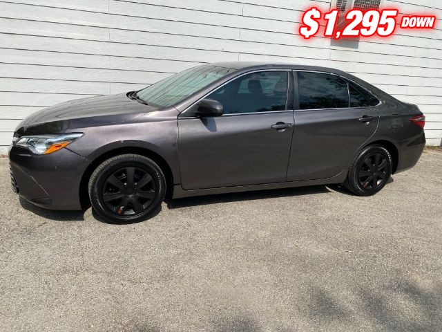 Toyota Camry Vehicle Image 02