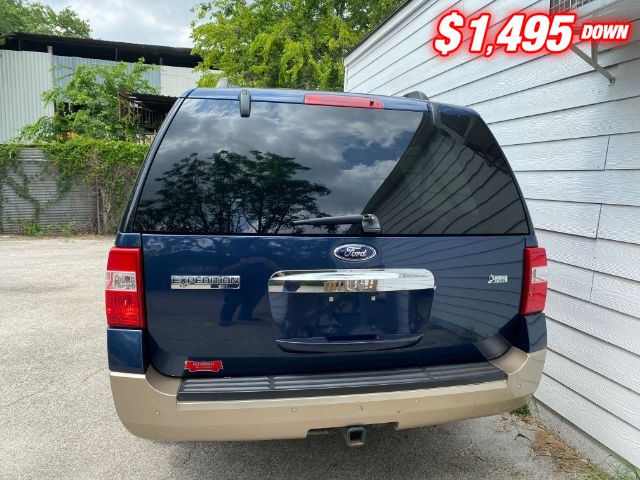 Ford Expedition EL Vehicle Image 04