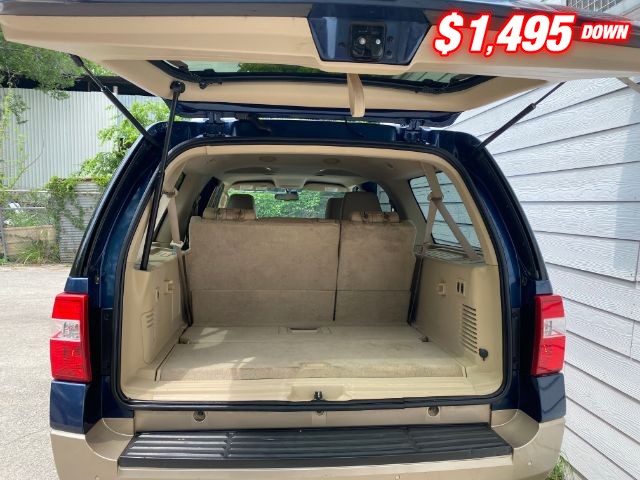Ford Expedition EL Vehicle Image 05