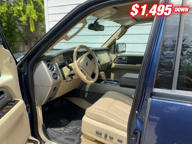 Ford Expedition EL Vehicle Image 06