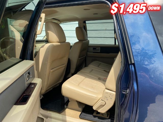 Ford Expedition EL Vehicle Image 07