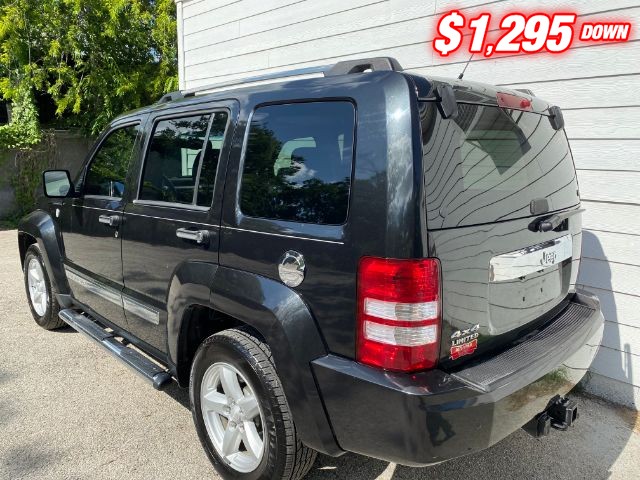Jeep Liberty Vehicle Image 03