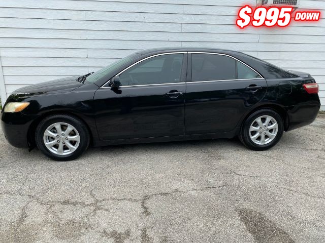 Toyota Camry Vehicle Full-screen Gallery Image 02