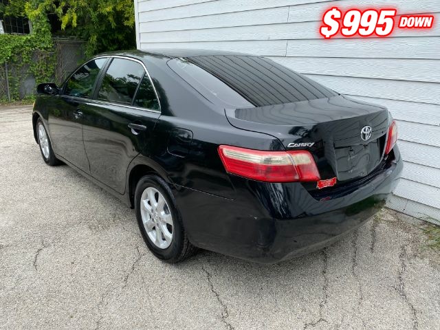 Toyota Camry Vehicle Full-screen Gallery Image 03