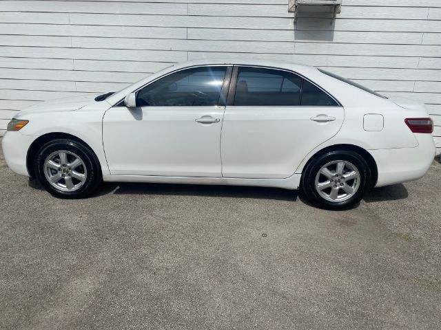 Toyota Camry Vehicle Image 02