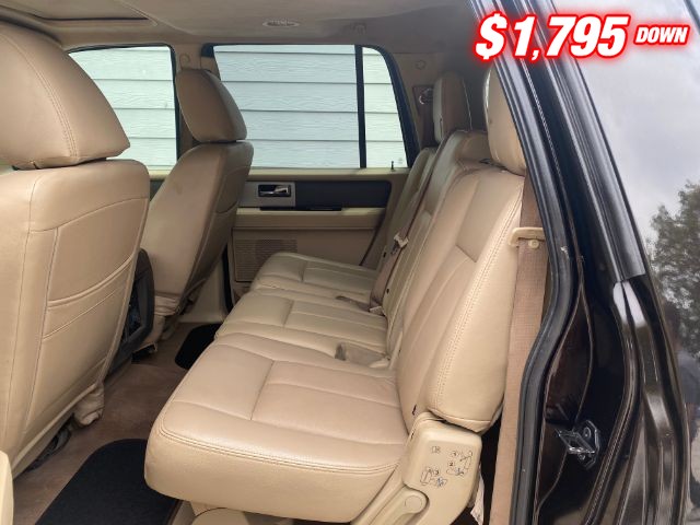 Ford Expedition EL Vehicle Image 06