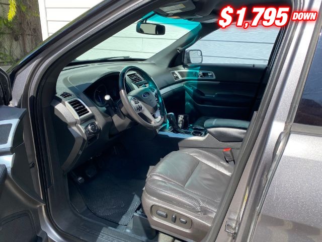 Ford Explorer Vehicle Image 06