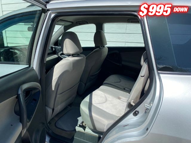 Toyota RAV4 Vehicle Image 07