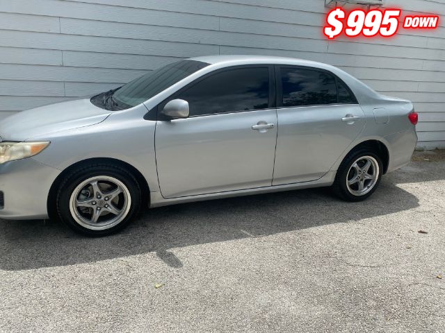 Toyota Corolla Vehicle Image 02