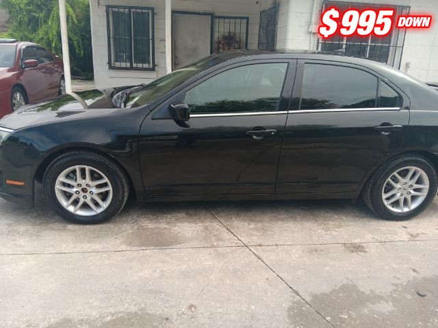 Ford Fusion Vehicle Image 02
