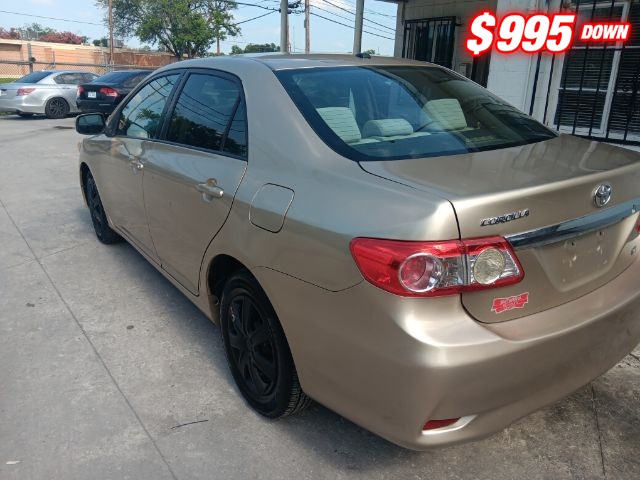 Toyota Corolla Vehicle Image 03