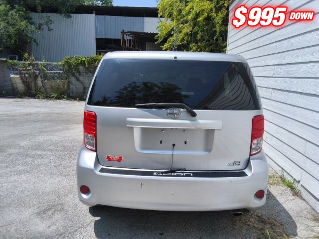 Scion xB Vehicle Image 04