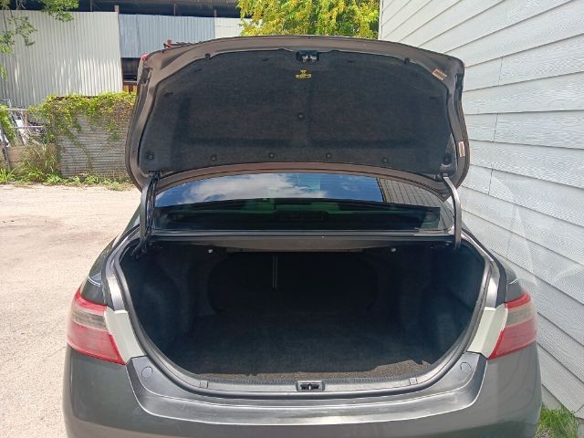 Toyota Camry Vehicle Image 05