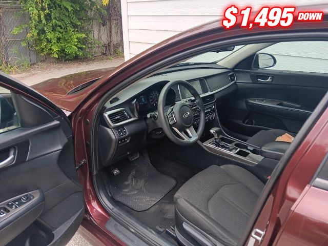 Kia Optima Vehicle Image 06