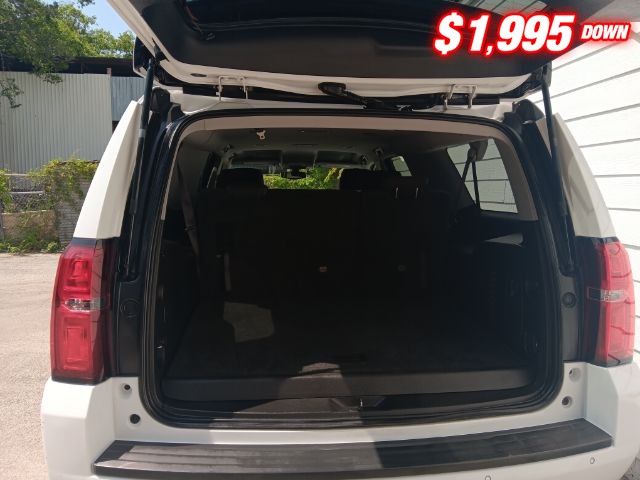Chevrolet SUBURBAN Vehicle Image 05