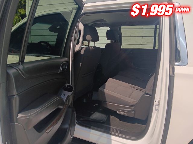 Chevrolet SUBURBAN Vehicle Image 07