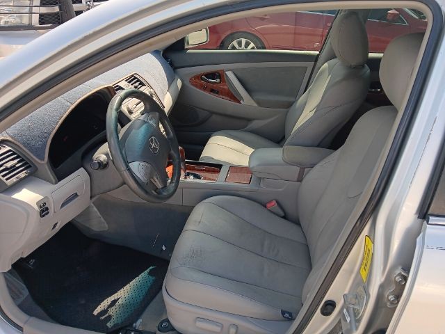 Toyota Camry Vehicle Image 05
