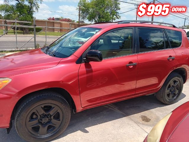 Toyota RAV4 Vehicle Image 02