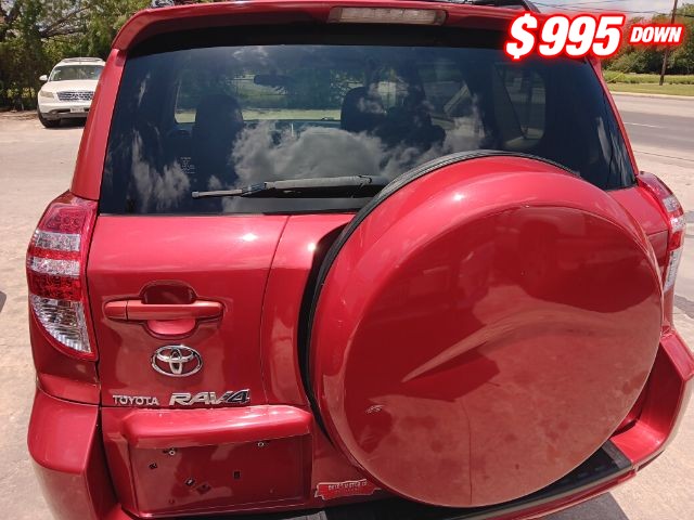 Toyota RAV4 Vehicle Image 04