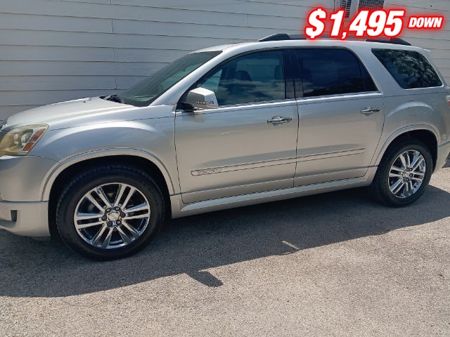 GMC Acadia Vehicle Image 02