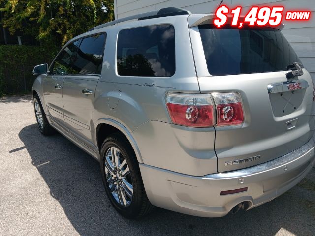 GMC Acadia Vehicle Image 03