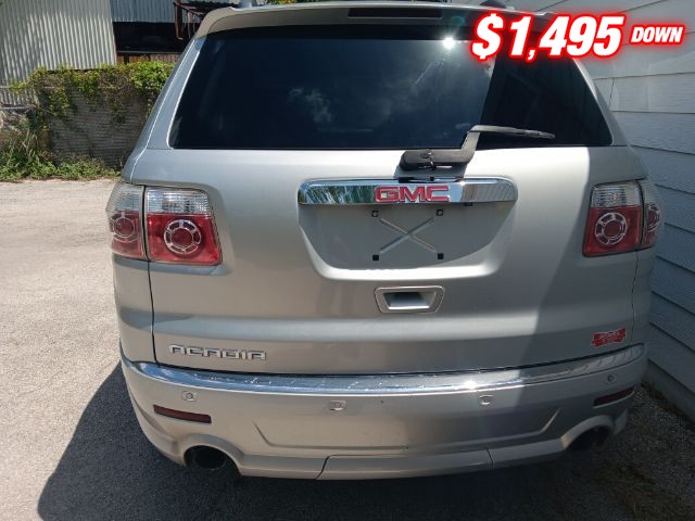 GMC Acadia Vehicle Image 04
