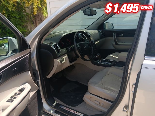 GMC Acadia Vehicle Image 06