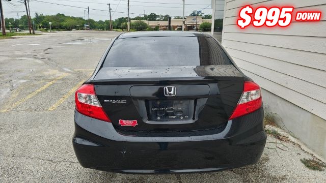 Honda Civic Sedan Vehicle Full-screen Gallery Image 09