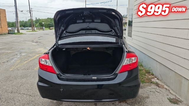 Honda Civic Sedan Vehicle Full-screen Gallery Image 12
