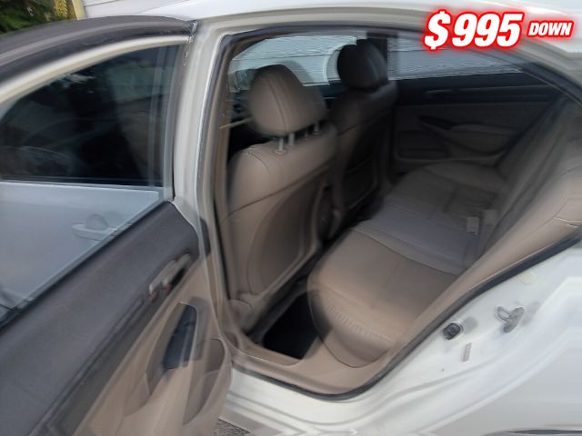Honda Civic Sedan Vehicle Image 07