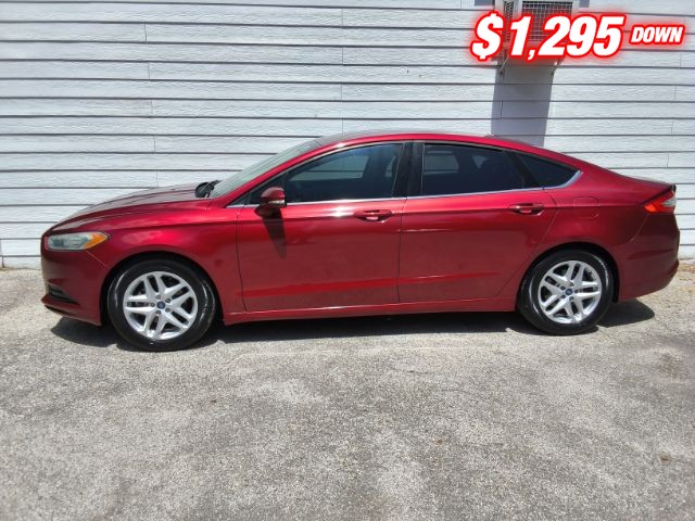 Ford Fusion Vehicle Image 02