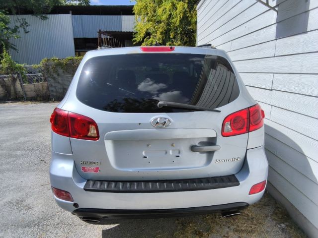 Hyundai Santa Fe Vehicle Image 04
