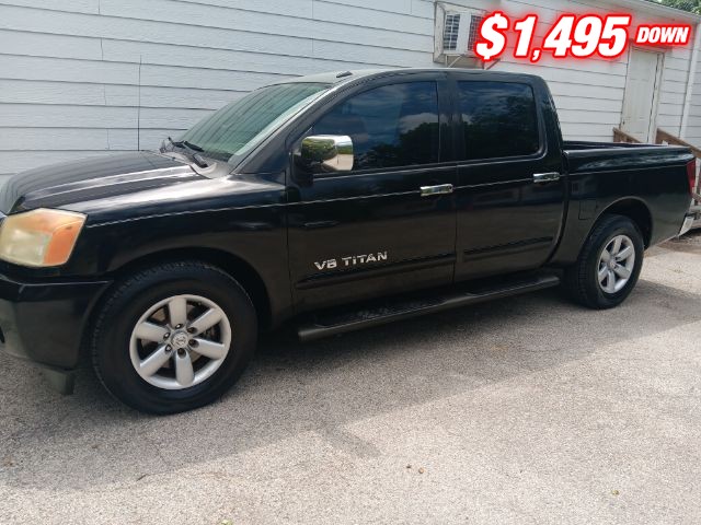 Nissan Titan Vehicle Image 02