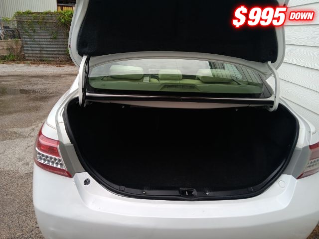 Toyota Camry Vehicle Image 05