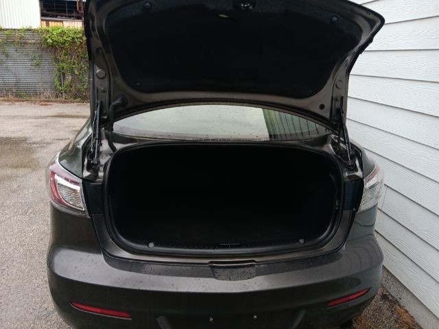 Mazda Mazda3 Sedan Vehicle Image 05