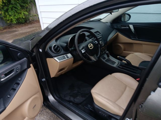 Mazda Mazda3 Sedan Vehicle Image 06
