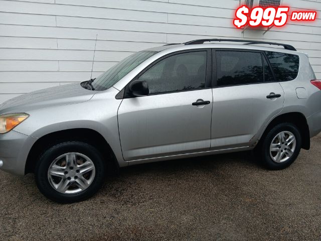 Toyota RAV4 Vehicle Image 02
