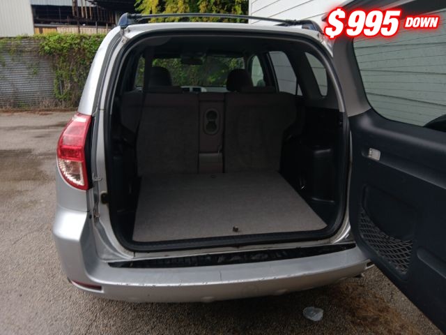 Toyota RAV4 Vehicle Image 05