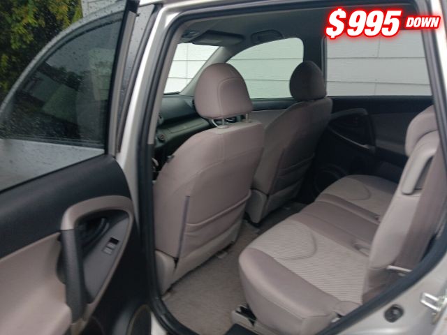 Toyota RAV4 Vehicle Image 07