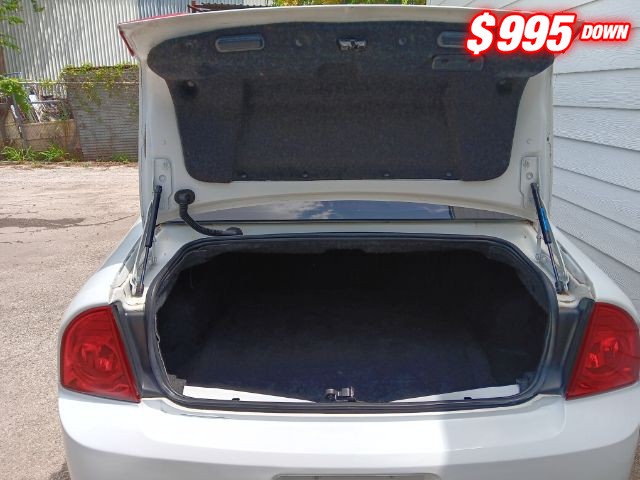 Chevrolet Malibu Vehicle Image 05