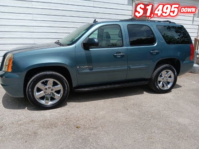 GMC Yukon Vehicle Image 02