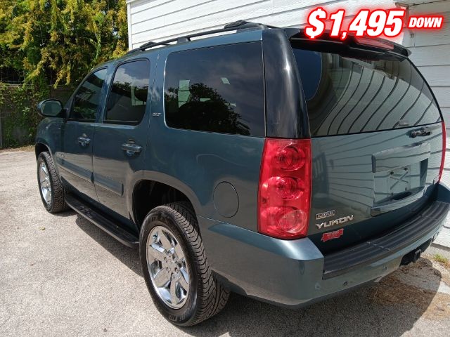 GMC Yukon Vehicle Image 03