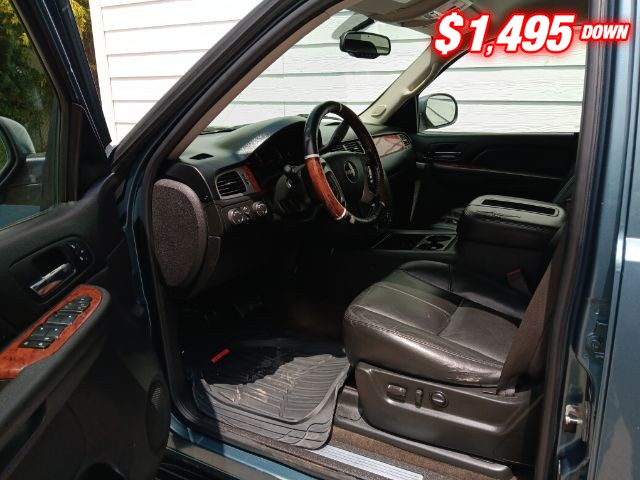 GMC Yukon Vehicle Image 06